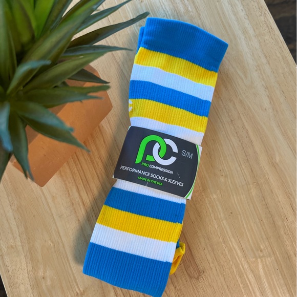 NWT- Procompression Socks- Size S/M - Picture 2 of 2